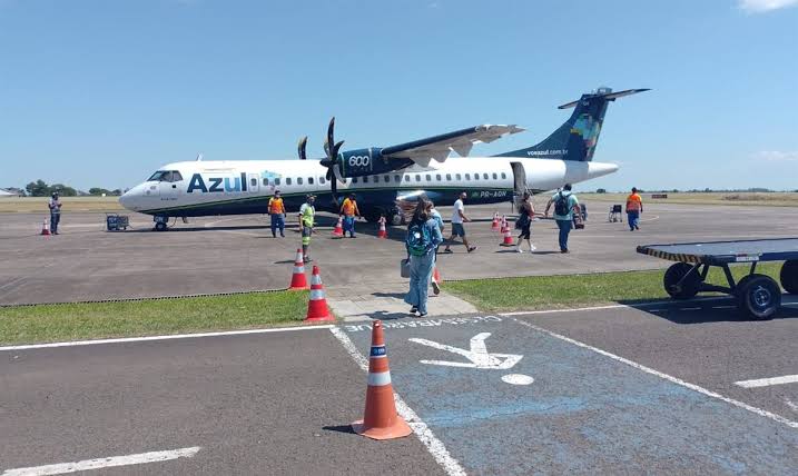 Avião da Azul com destino a Parintins apresenta problema técnico e retorna para Manaus