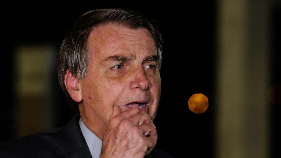 Moraes decreta prisão de Jair Bolsonaro; PF faz buscas na casa do ex-presidente