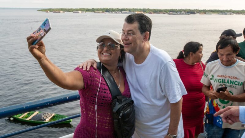 Infraestrutura em Tefé: Eduardo Braga entrega muro de contenção da nova orla e anuncia ampliação do porto