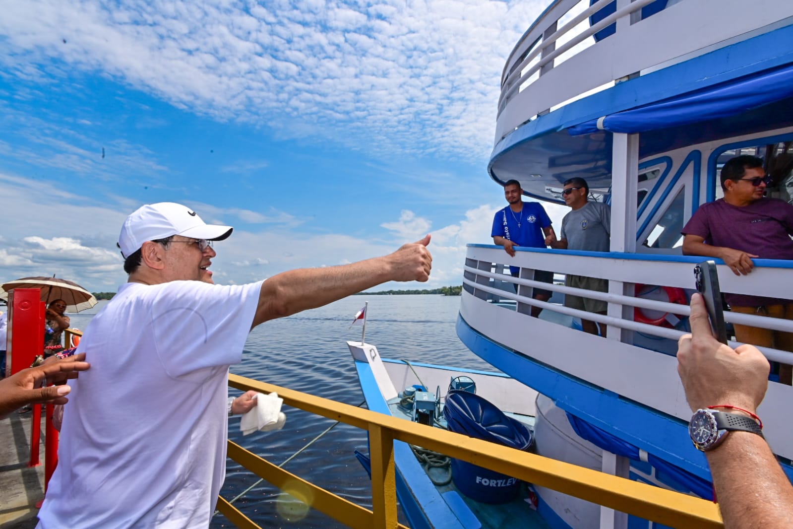 Em Barcelos, Eduardo Braga entrega novo porto à população e anuncia reconstrução da orla