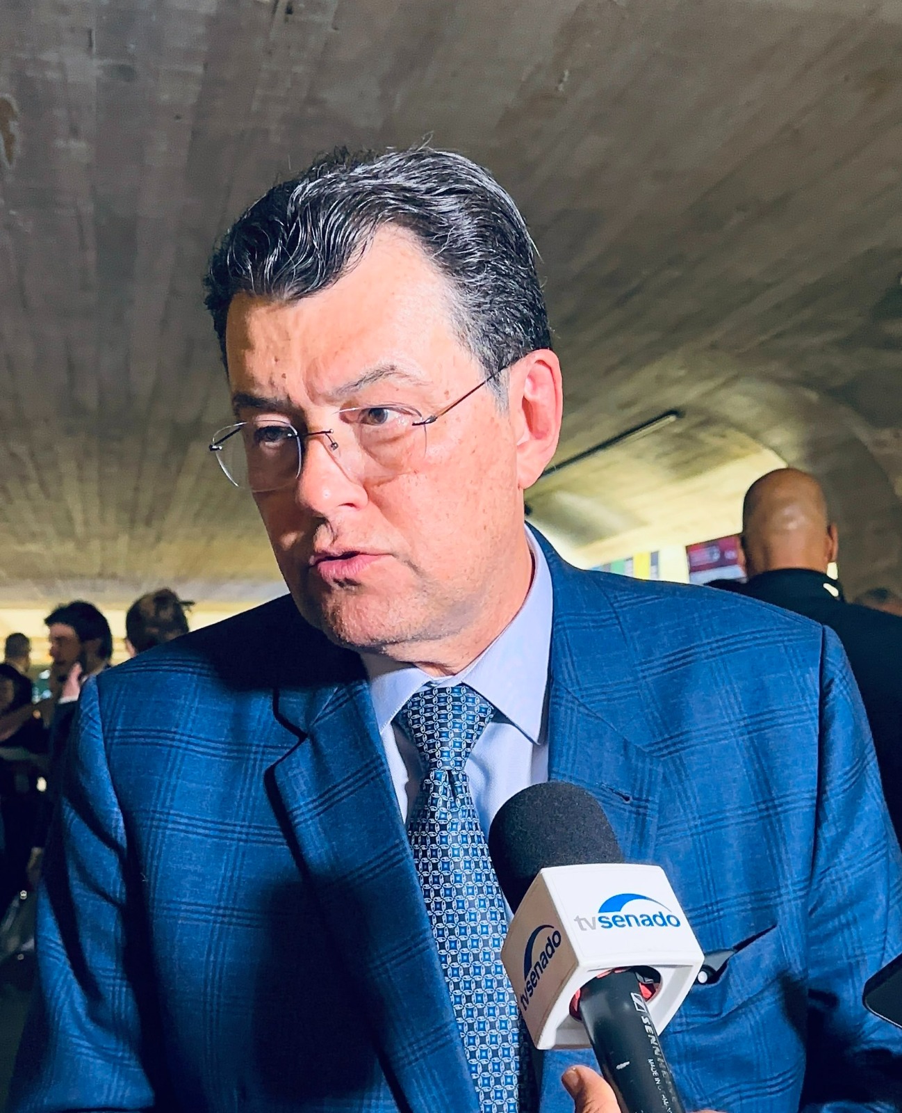 Eduardo Braga comemora decisão do TCU que mantém licença para pavimentar a BR-319