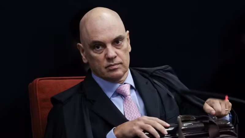 Moraes vota para condenar Bolsonaro e outros sete réus por tentativa de golpe Estado