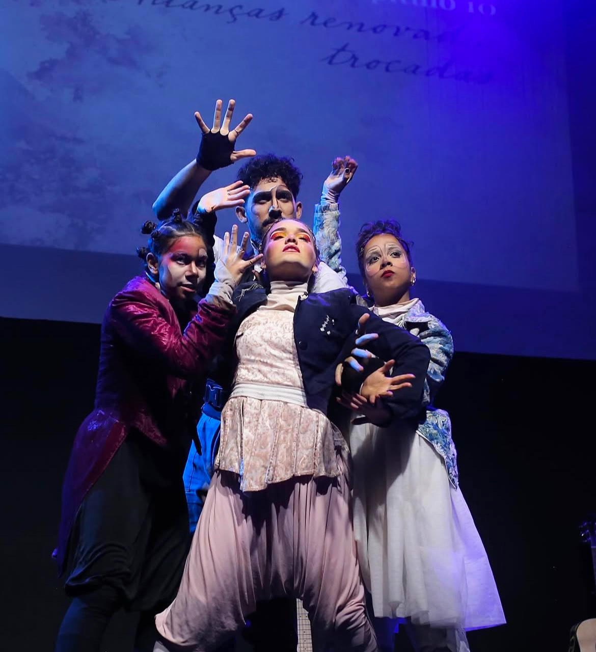 Do palco internacional para o Nova Esperança 8: Cia Nissi apresenta A DISTRAÇÃO