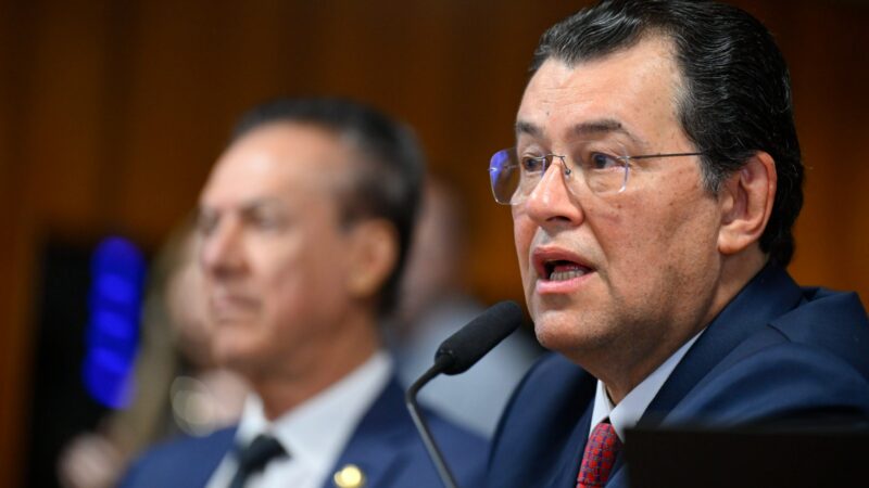 Aprovado PL de Eduardo Braga que isenta Imposto de Renda a quem ganha até R$ 5 mil