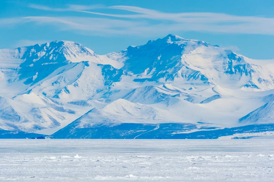 Maior deserto do mundo não é coberto de areia e, sim, de gelo. Entenda
