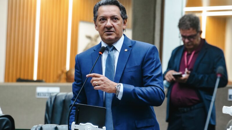 Felipe Souza propõe reserva de vagas para artesãos idosos em eventos no Amazonas