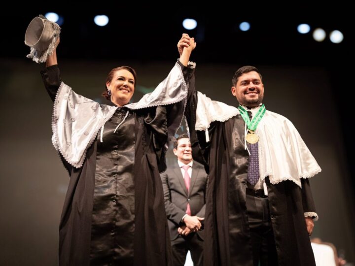 ​Em cerimônia, André Zogahib e Katia Couceiro são empossados nos cargos de reitor e vice-reitora da UEA