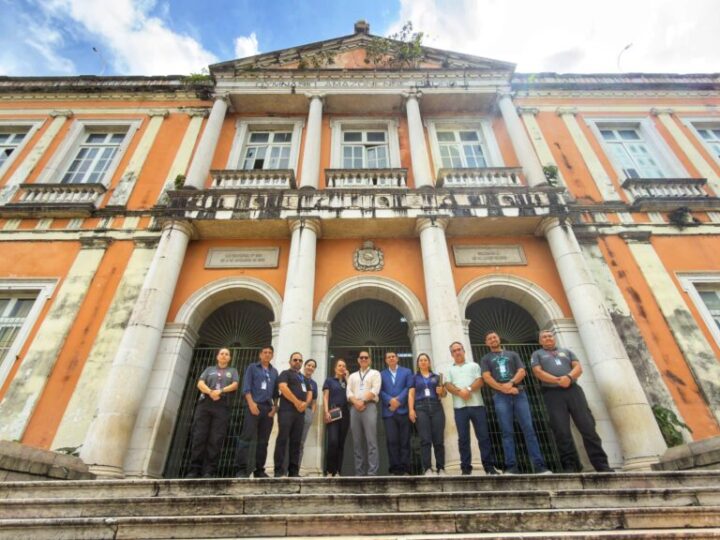 Blitz do TCE vistoria escolas históricas de Manaus
