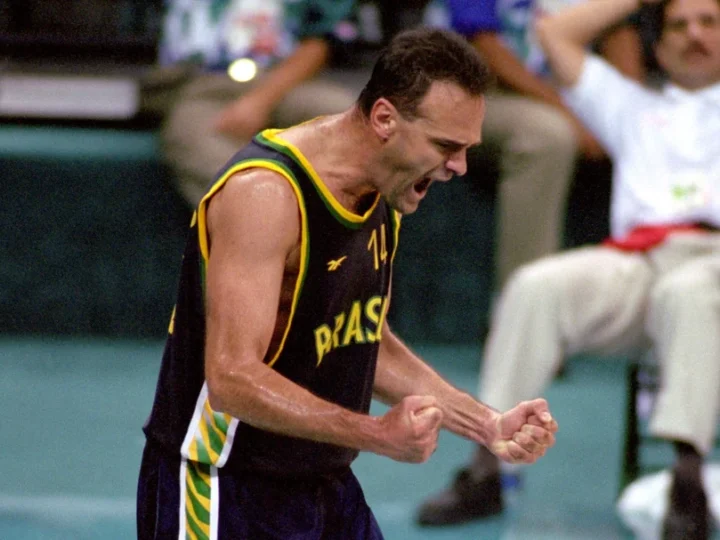 Morre Oscar Schmidt, lenda do basquete, aos 68 anos de idade