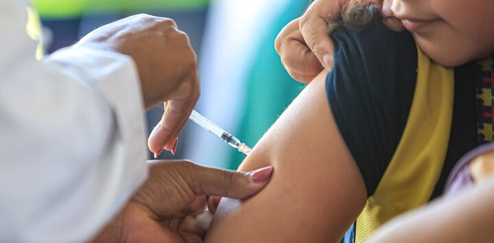 Dia D de vacinação contra mais de 20 doenças acontece neste sábado (22) em todo o país